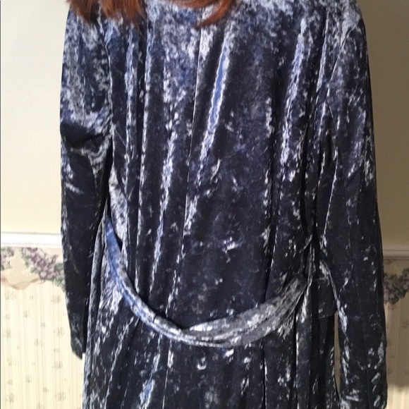 Blue crushed velvet belted jacket size M - Picture 6 of 8